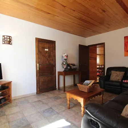 D'hotes Familiales A - Fr-1-582-480 Saint-Just-Malmont