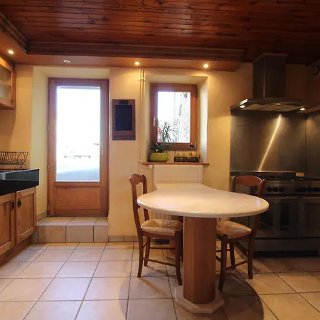 D'hotes Familiales A - Fr-1-582-480 Saint-Just-Malmont